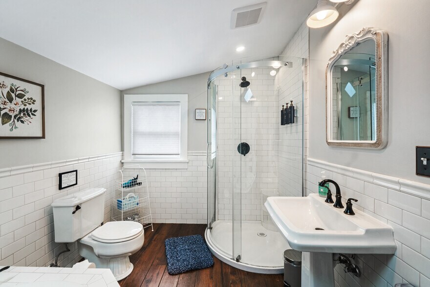 More Photos Of 371 Water St, Excelsior Hospitality For Sale
