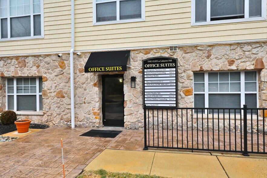 More Photos Of 555 Andorra Glen Ct, Lafayette Hill Apartments For Lease