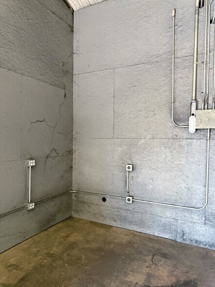 More Photos Of 4127 Weslow St, Houston Industrial For Lease