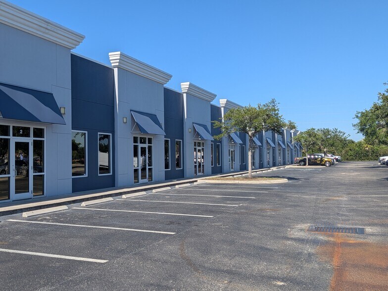 Primary Photo Of 6360 Corporate Park Cir, Fort Myers Light Distribution For Lease