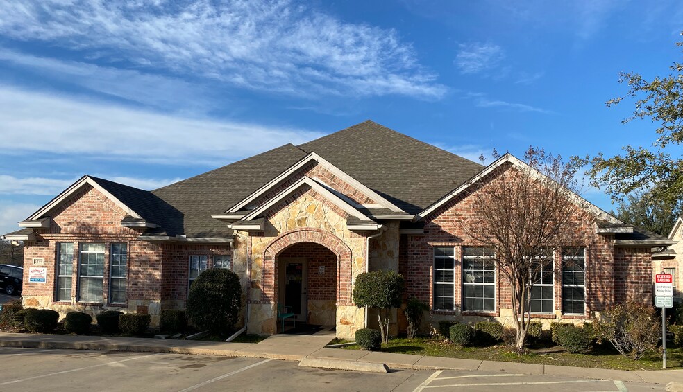 More Photos Of 1206 Bent Oaks Ct, Denton Medical For Lease