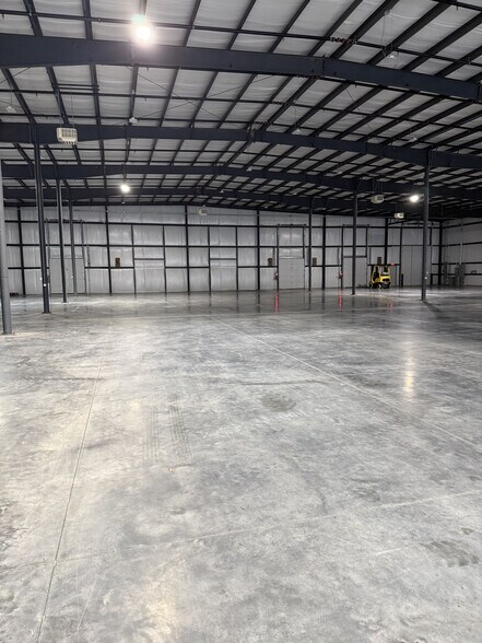 More Photos Of 56 Cooperative Way, Wright City Warehouse For Lease