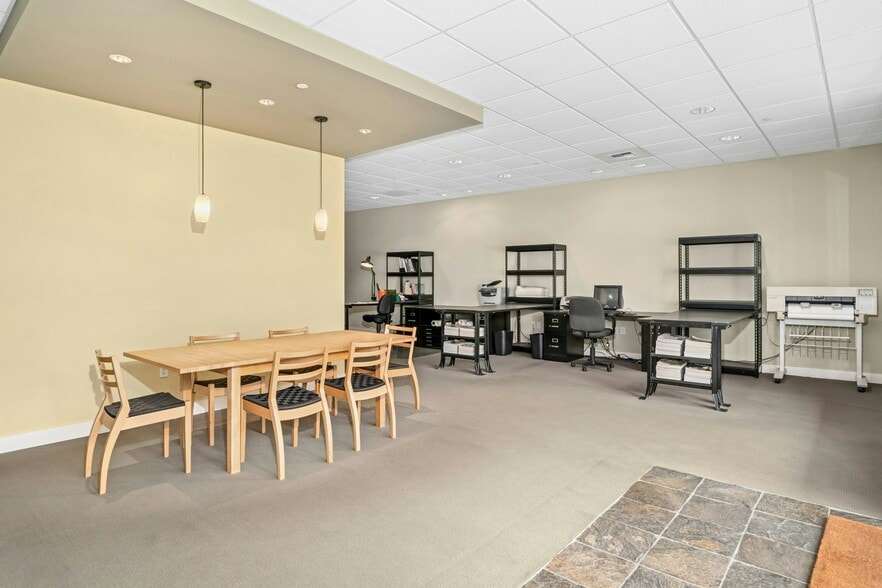 More Photos Of 3121 W Government Way, Seattle Apartments For Sale