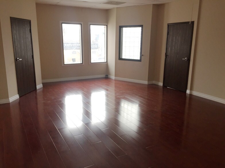 More Photos Of 1110 N Western Ave, Los Angeles Office For Lease