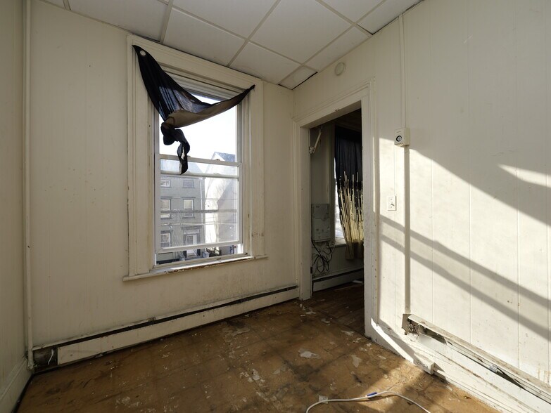 More Photos Of 170 Chambers St, Newburgh Apartments For Sale