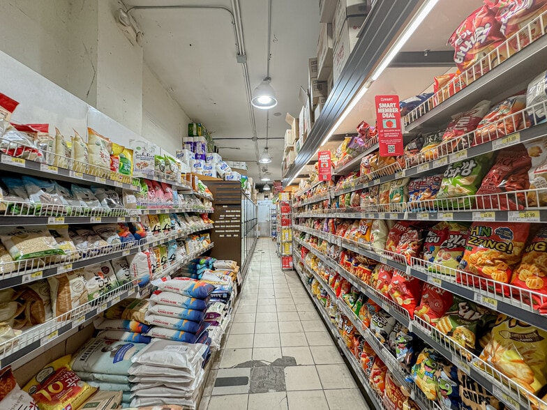 More Photos Of 14206 41st Ave, Flushing Supermarket For Lease