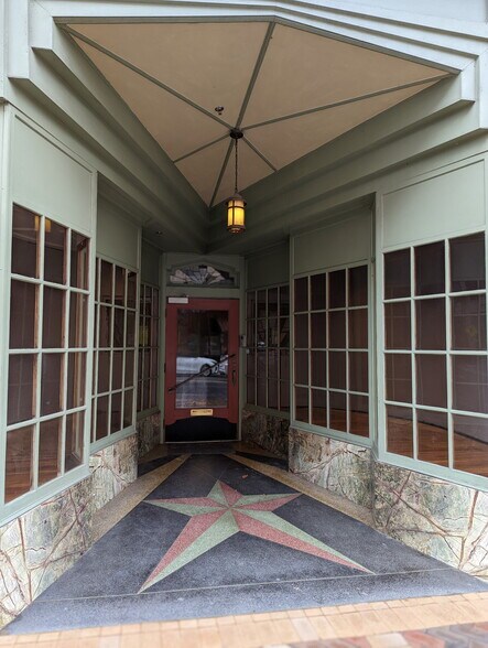 More Photos Of 921 Main St, Lynchburg General Retail For Lease