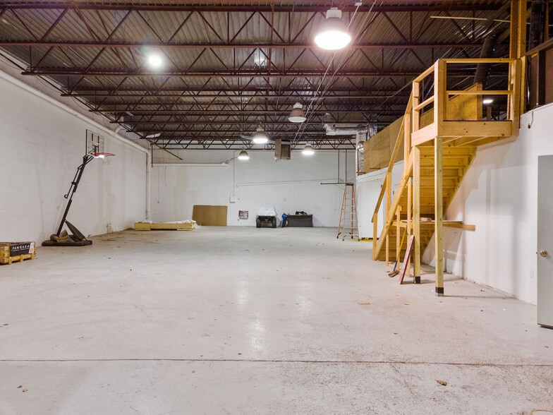 More Photos Of 104 N Duane Ave, Endicott Industrial For Lease