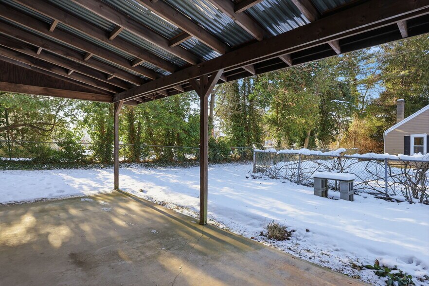 More Photos Of 2695 Main St, Lawrence Apartments For Sale