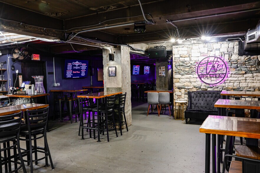 More Photos Of 210 Hale St, Charleston Office For Sale