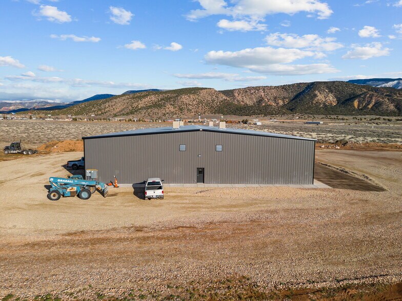 More Photos Of 3709 5650 w, Cedar City Industrial For Lease