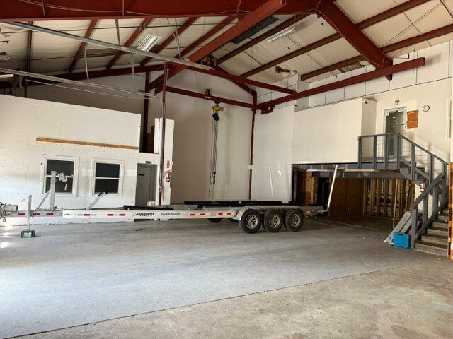 More Photos Of 12 Shelby St, Jamestown Light Distribution For Sale