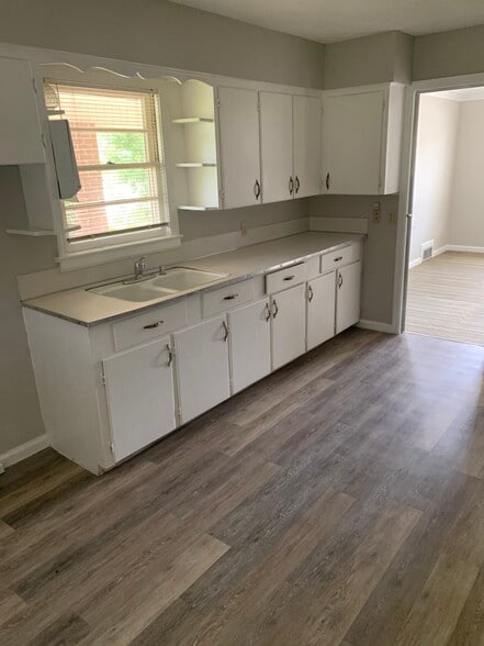 More Photos Of 1924 Warm Springs Rd, Columbus Medical For Sale