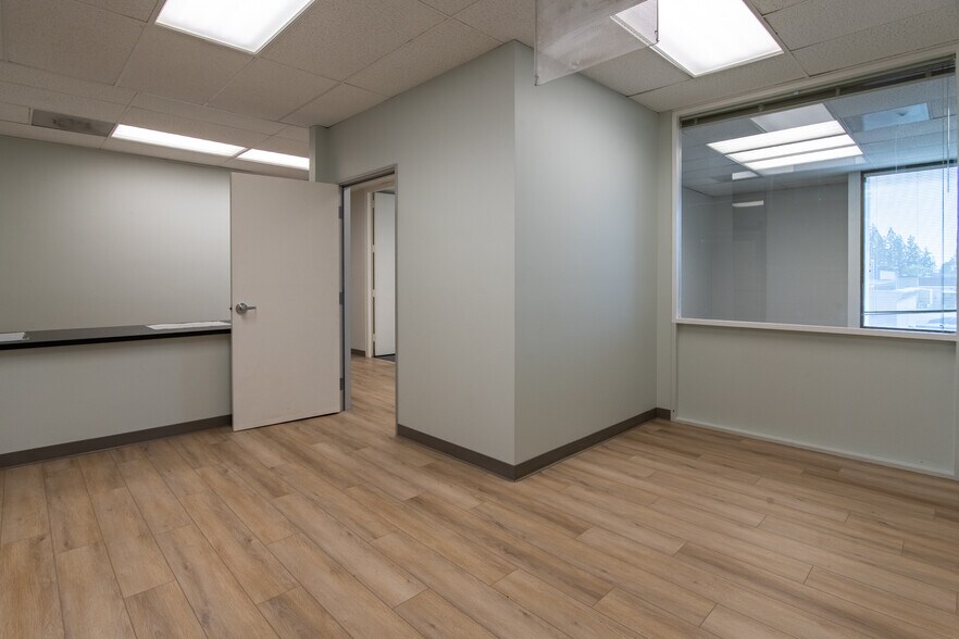 More Photos Of 5405 Stockdale Hwy, Bakersfield Office For Lease