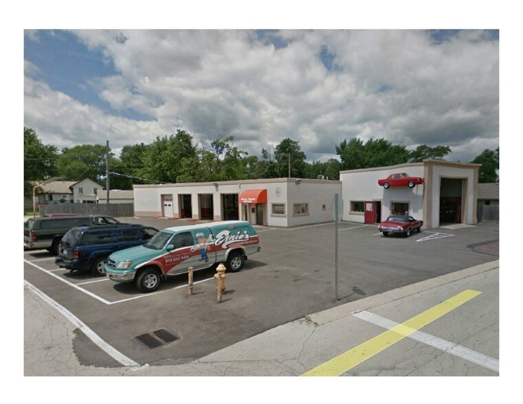 Primary Photo Of 7800 N 2nd St, Machesney Park Freestanding For Sale