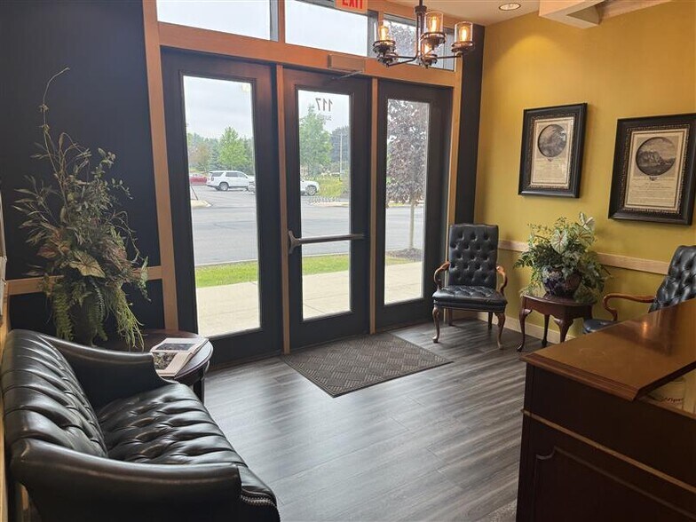 More Photos Of 117 Perspective Dr, Granger Office For Lease