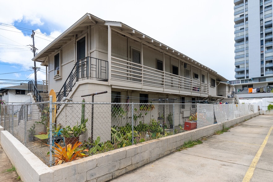 More Photos Of 2128 Date St, Honolulu Apartments For Sale