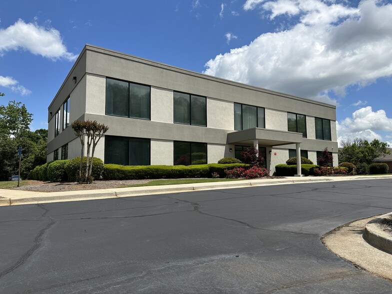 Primary Photo Of 2425 Wall St, Conyers Medical For Lease