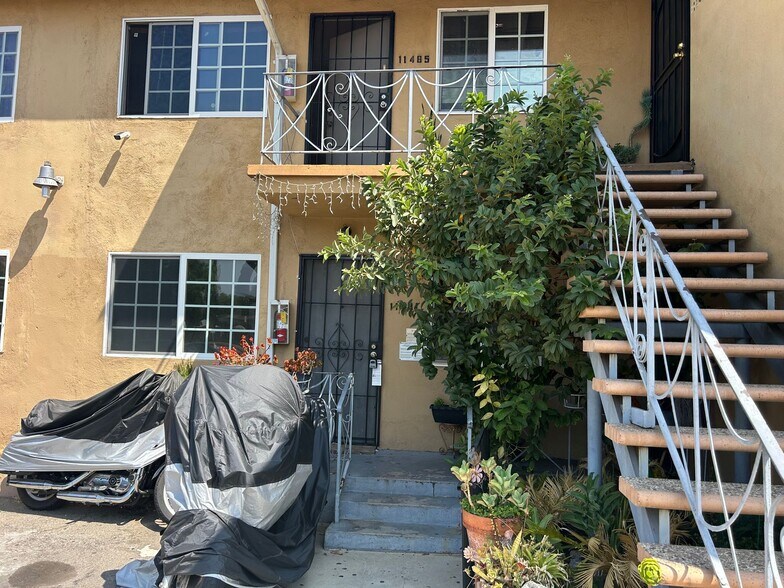 More Photos Of 6400 Camellia Ave, North Hollywood Apartments For Sale