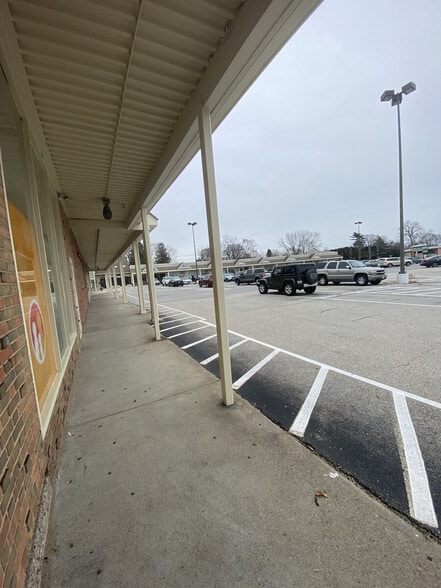 More Photos Of 1525-1527 Smith St, North Providence Unknown For Lease