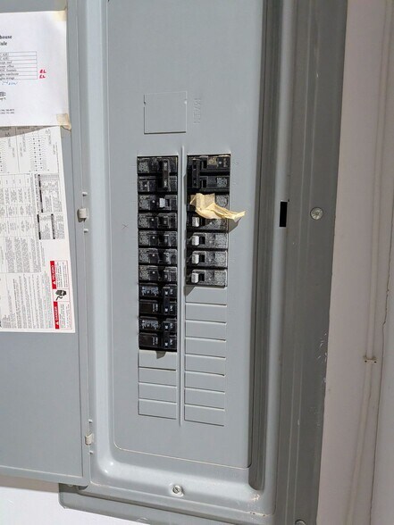 More Photos Of 12491 SW 134th Ct, Miami Light Distribution For Sale