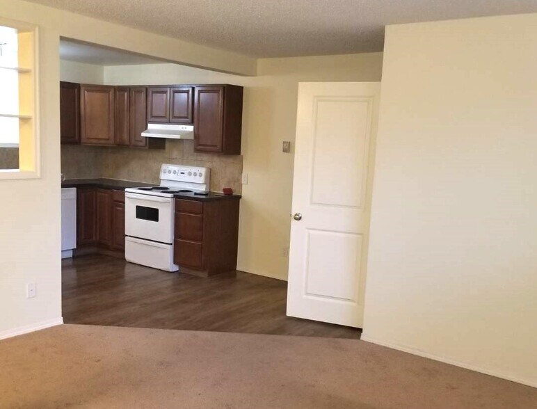 More Photos Of 650 1st Ave NE, Calgary Apartments For Sale