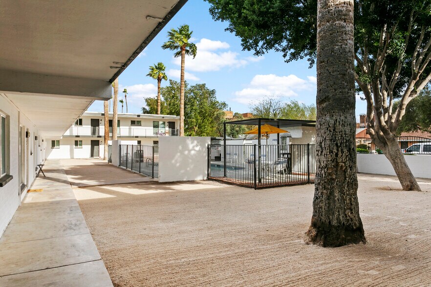 More Photos Of 2014 W Berridge Ln, Phoenix Apartments For Sale