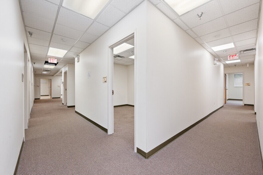 More Photos Of 105 Bradford Rd, Wexford Office For Lease