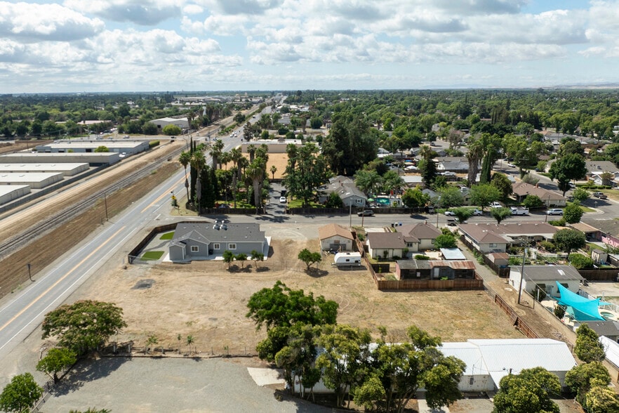 More Photos Of 720 N 2nd St, Patterson Specialty For Sale