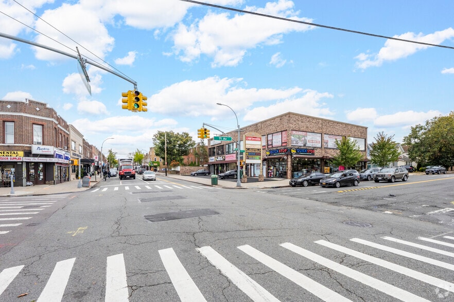 More Photos Of 10200-10210 Metropolitan Ave, Forest Hills Restaurant For Lease