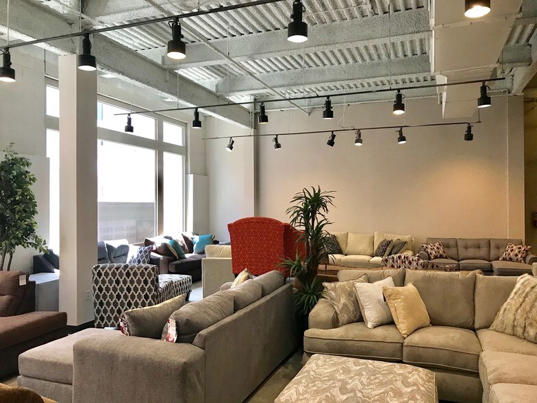 More Photos Of 156 S Main St, High Point General Retail For Lease