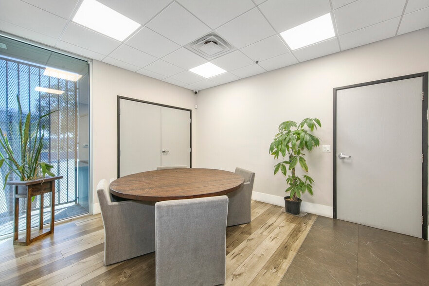 More Photos Of 1475 Long Beach Ave, Los Angeles Warehouse For Lease