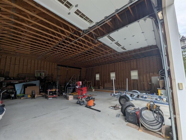 More Photos Of 225 Missing Link Rd, Bellows Falls Specialty For Sale