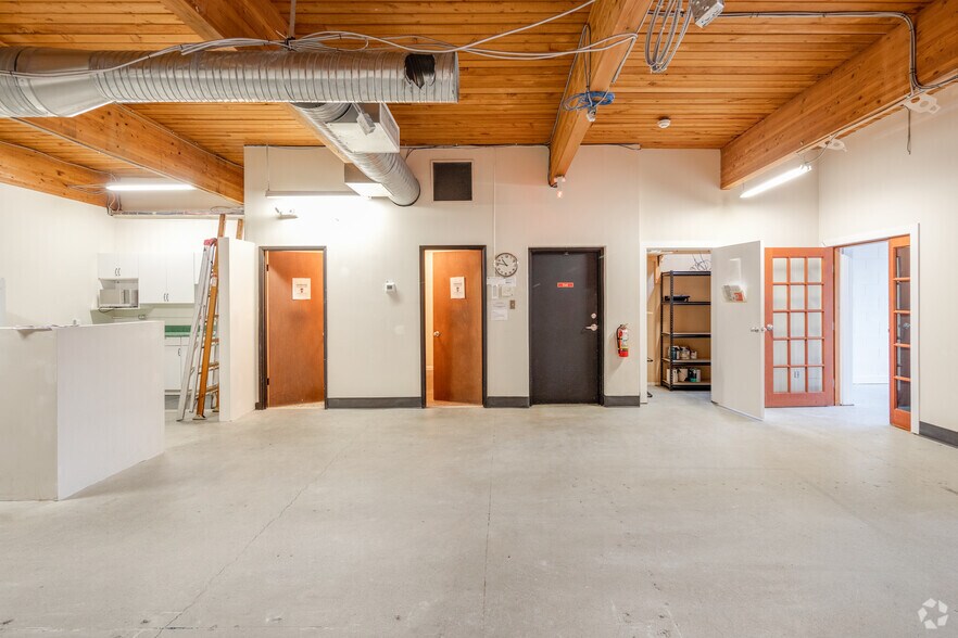 More Photos Of 12 3rd Ave E, Vancouver Warehouse For Lease