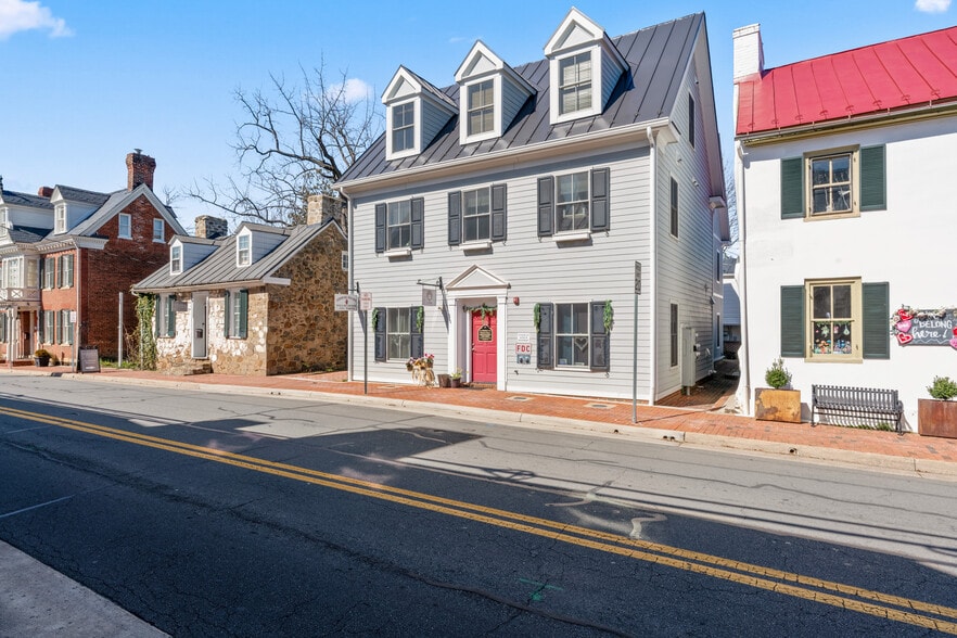 More Photos Of 104 Loudoun St SW, Leesburg Storefront Retail Office For Sale
