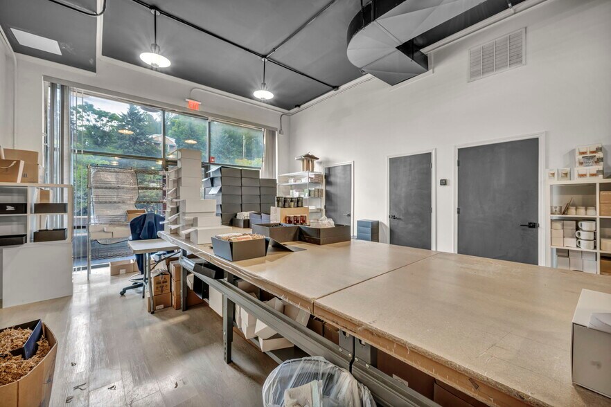 More Photos Of 3559 Bigelow Blvd, Pittsburgh Service For Sale
