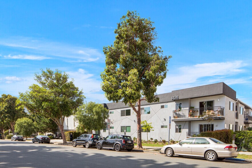 More Photos Of 1428 12th St, Santa Monica Apartments For Sale