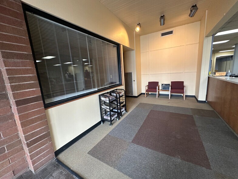 More Photos Of 315 S Michigan St, Aberdeen Office For Sale