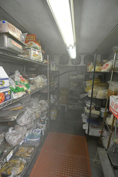 More Photos Of 101 N Us-17, Palatka Drugstore For Sale
