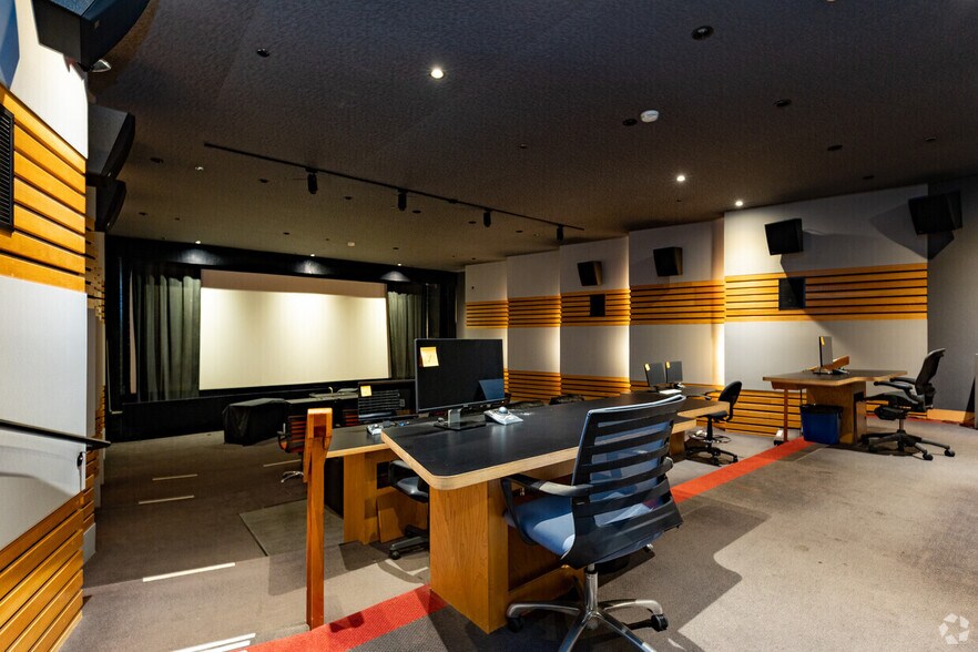 More Photos Of 640 S San Vicente Blvd, Los Angeles Medical For Lease