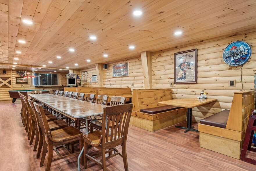 More Photos Of 1 Maple ave, Chelsea Restaurant For Sale