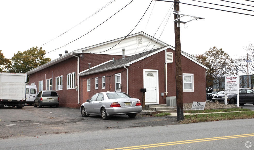 More Photos Of 141 Lincoln Blvd, Middlesex Auto Repair For Sale