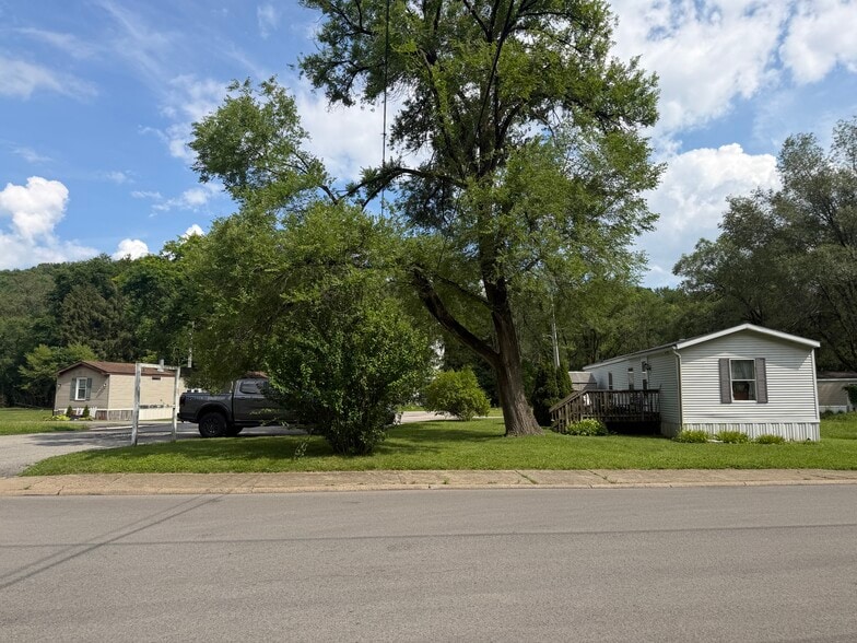 More Photos Of 1 Denman Trailer Ct, New Brighton Manufactured Housing Mobile Home Park For Sale