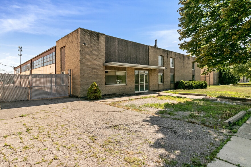 Primary Photo Of 32537 Parklane Ave, Garden City Industrial For Sale