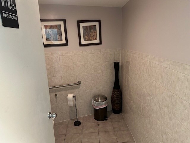 More Photos Of 1146-1160 Front St, Uniondale Storefront For Lease