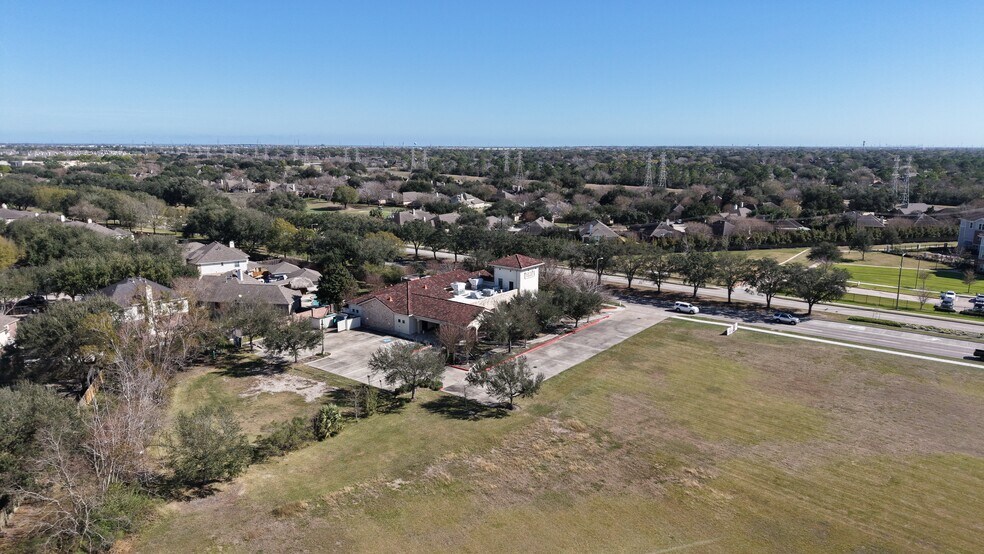 More Photos Of 2622 Marina Bay Dr, League City Medical For Lease