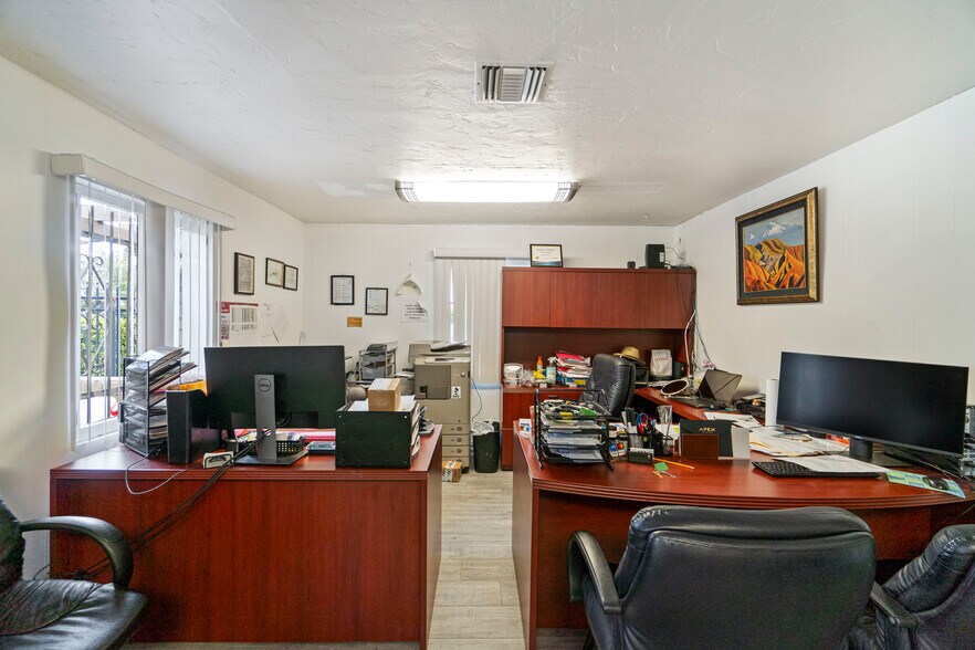 More Photos Of 3713 Clifton Pl, Montrose Auto Repair For Sale