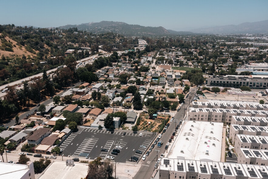 More Photos Of 1801 Blake Ave, Los Angeles Flex For Sale
