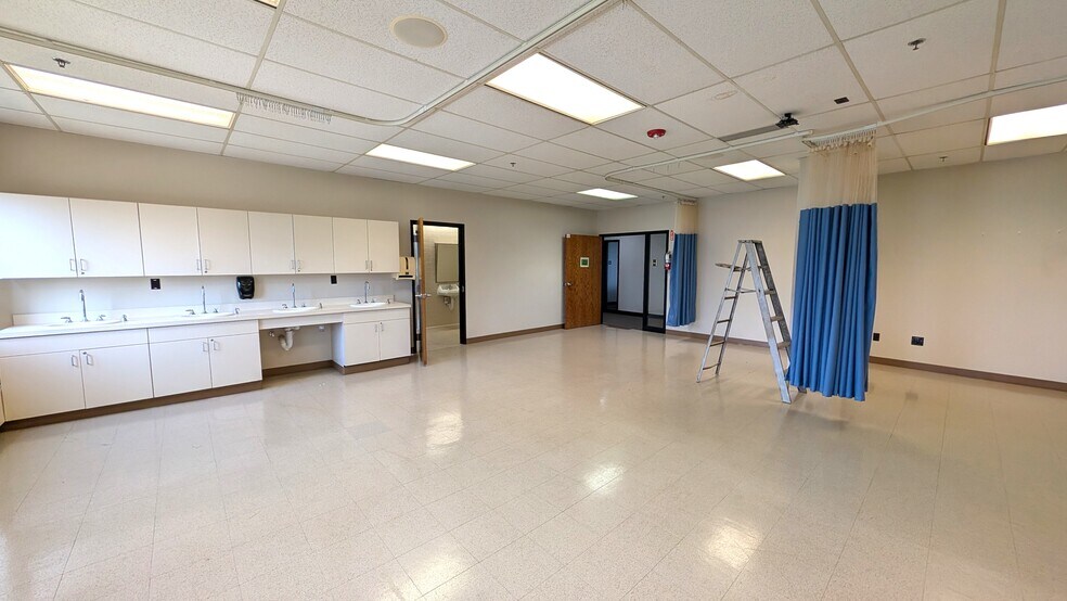 More Photos Of 1030 E Jefferson Blvd, South Bend Office For Lease