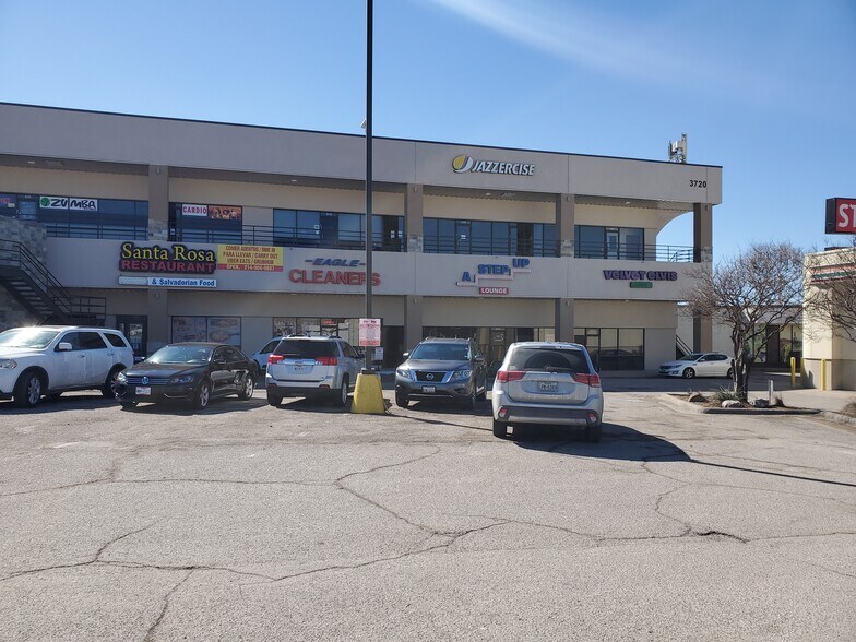 More Photos Of 3720 Walnut Hill Ln, Dallas Freestanding For Lease